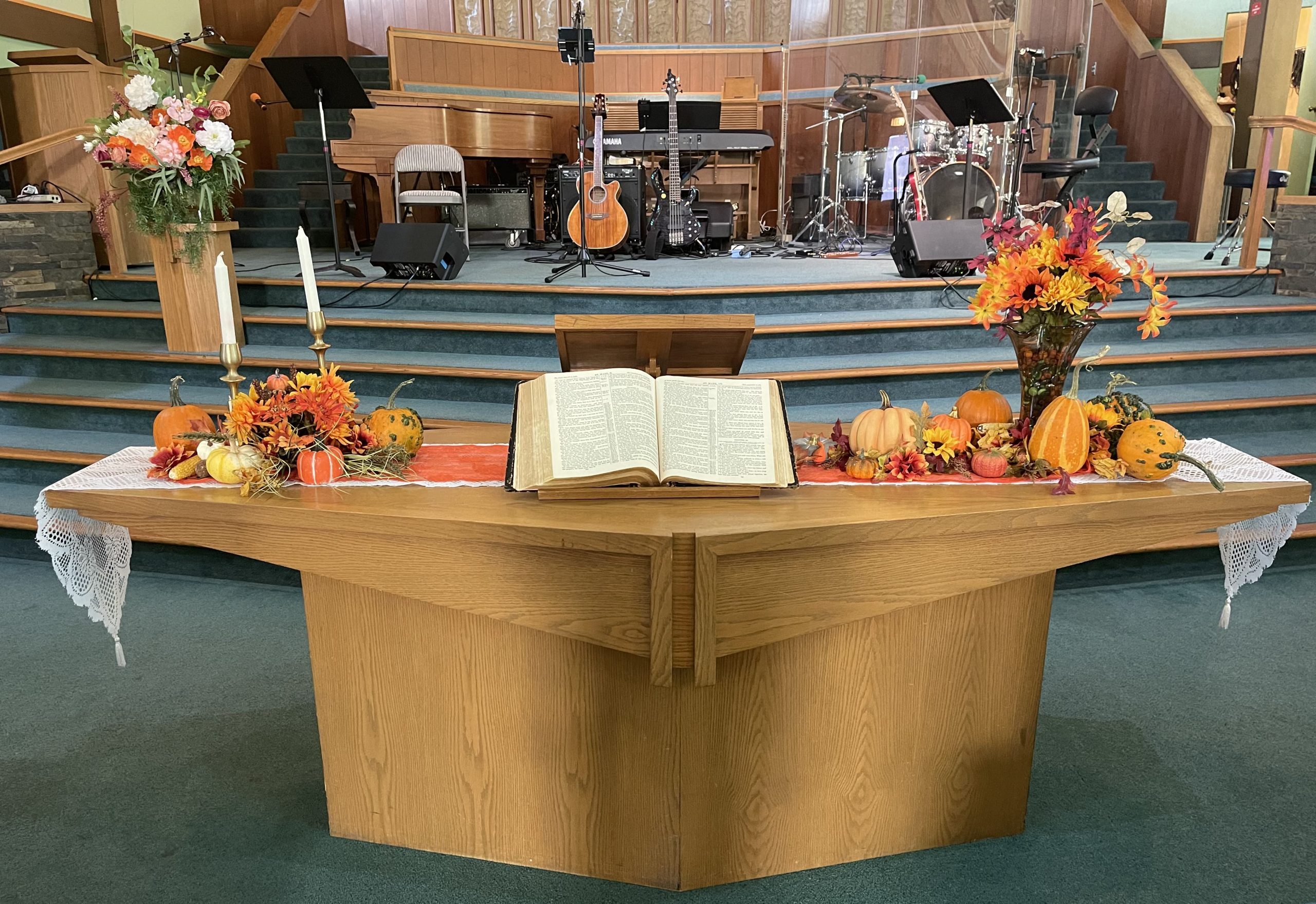 Communion_table_for_Fall