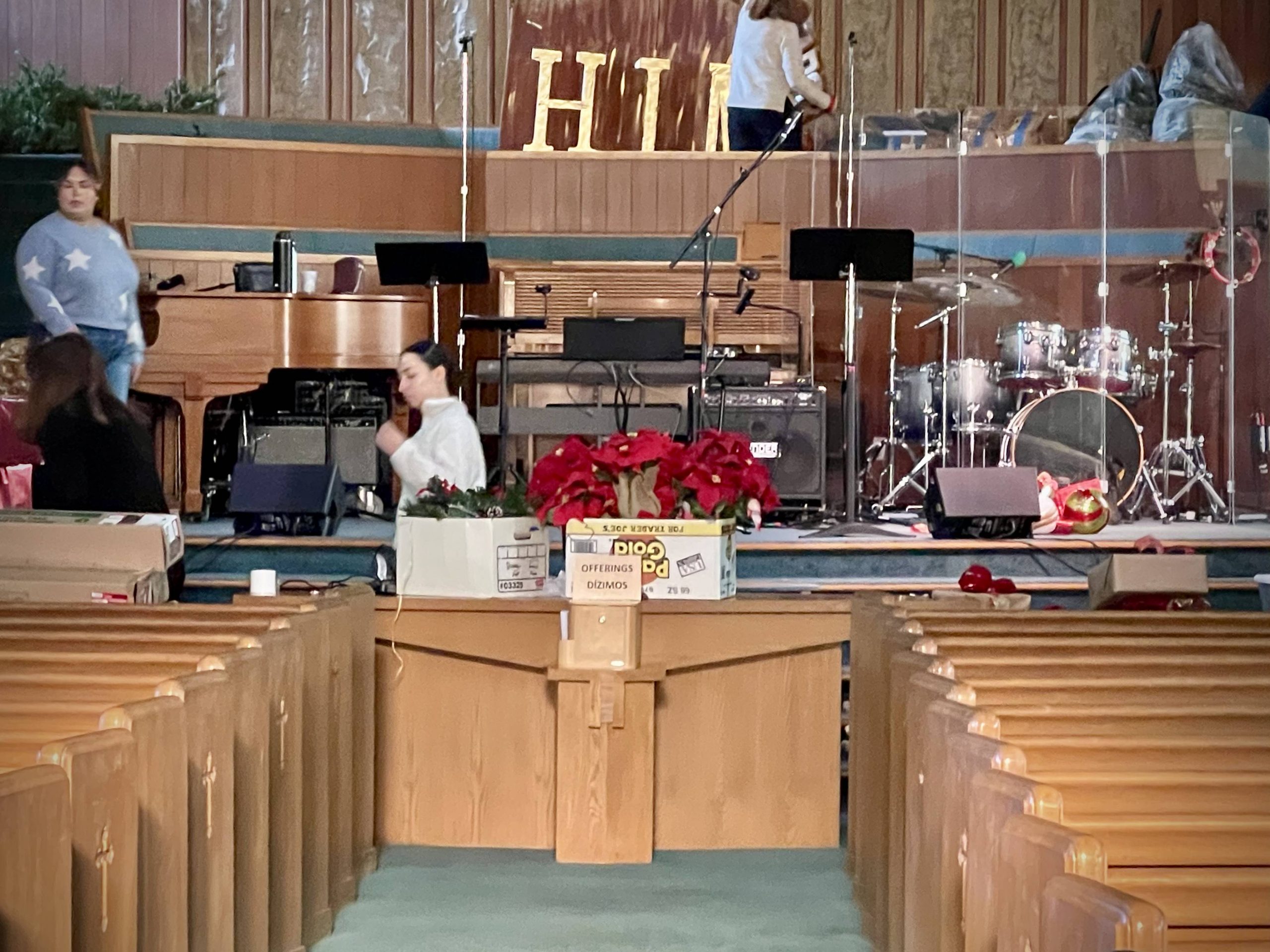 Decorating_sanctuary