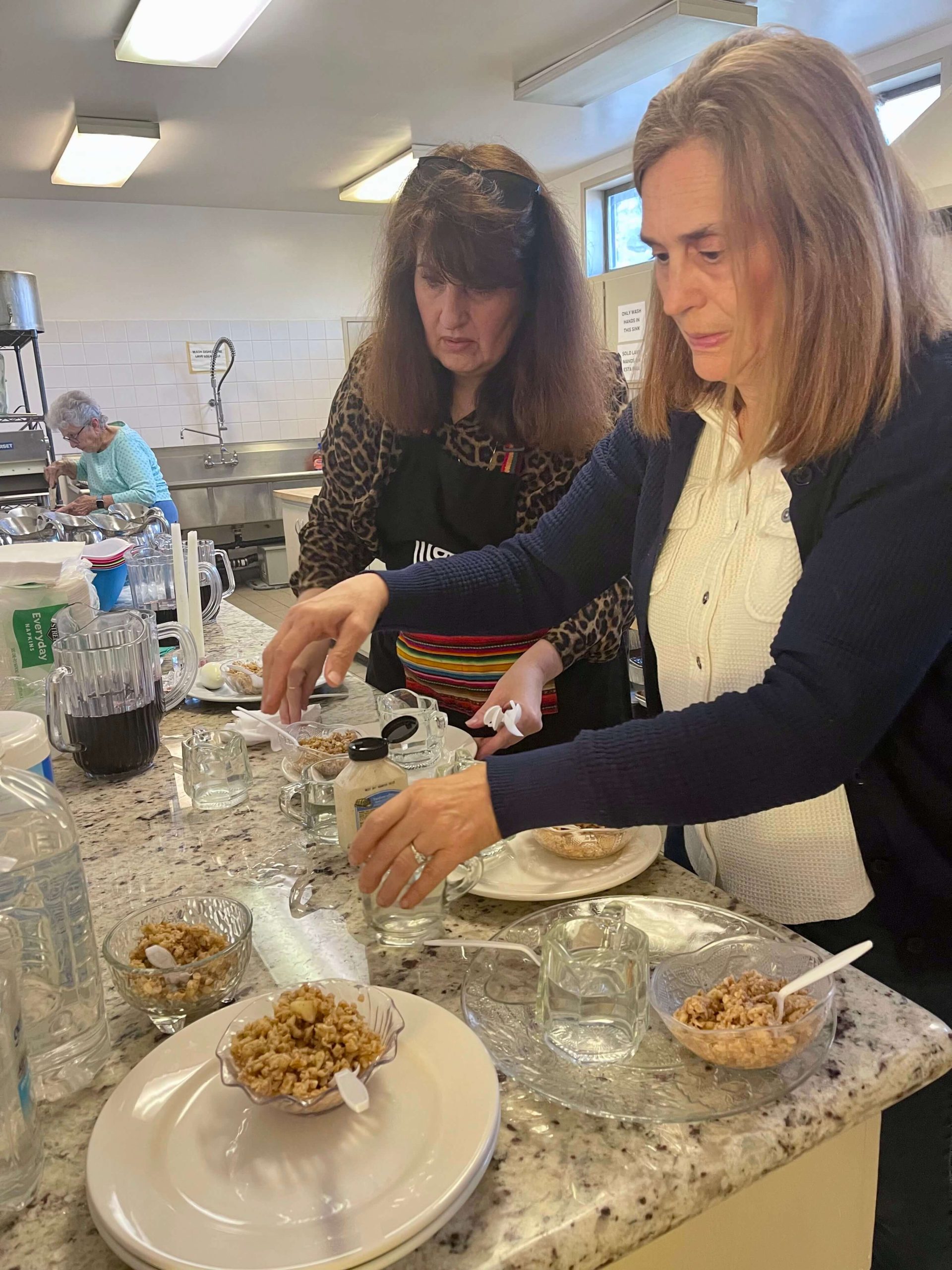 KITCH2__Inthe_kitchen_help